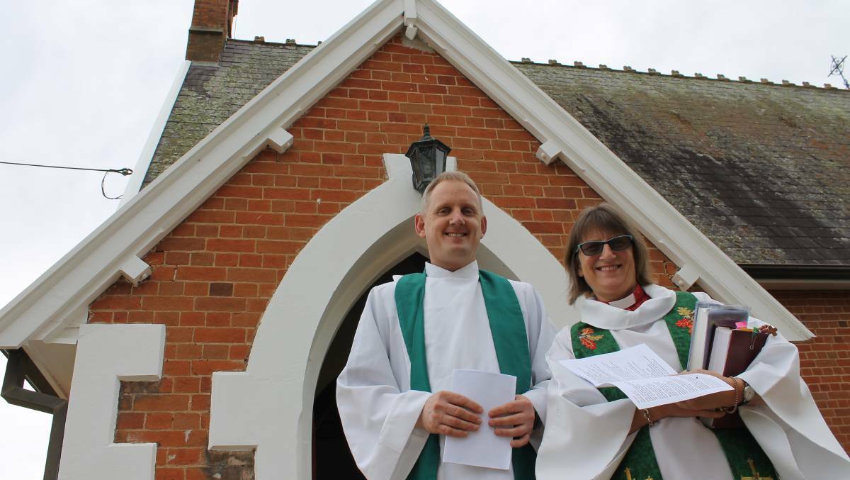 Reverends David Ruthven and Lou Oakes preside over the 2015 service at Holy Trinity Kameruka.