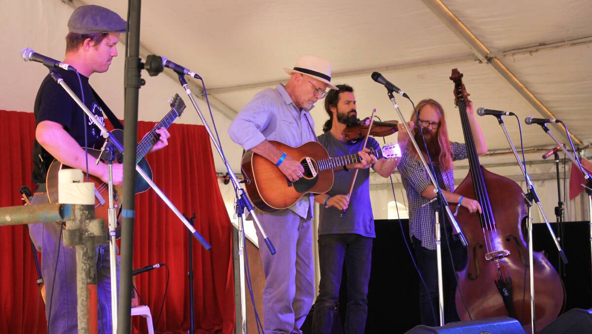 Michael Menager and friends at the 2017 Cobargo Folk Festival.