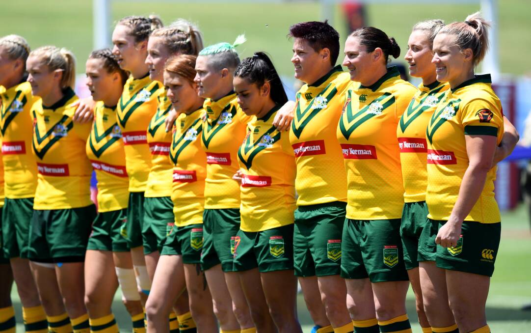 Ruan Sims (second from right) and her Jillaroos team mates. Photo: NRL PHOTOS
