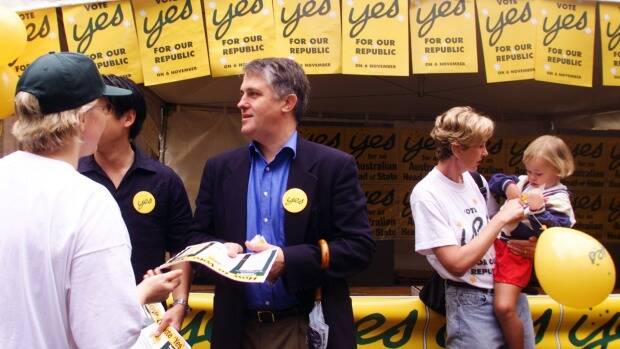 Malcolm Turnbull campaigns for a republic ahead of the 1999 referendum.