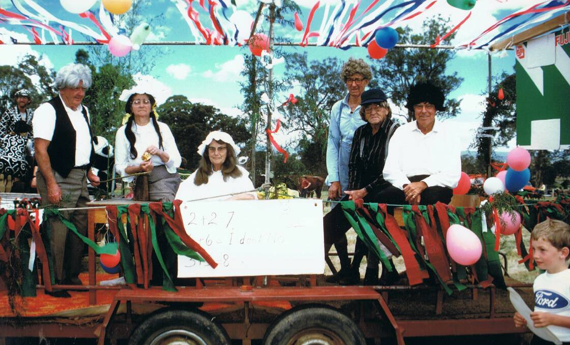 History: The Tarraganda School float crosses the old bridge on the Back to Tarraganda day. A closing ceremony was held before the new bridge opening.
