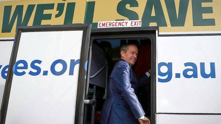 Opposition Leader Bill Shorten boards the campaign bus after a NDIS rally at the Northcott disability centre in Parramatta on Friday.  Photo: Alex Ellinghausen 