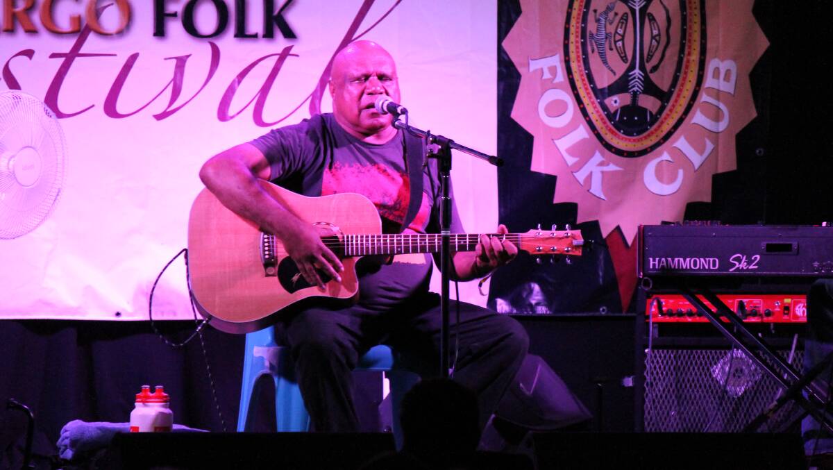 Cobargo Folk Festival headline act Archie Roach plays to a packed-out venue.