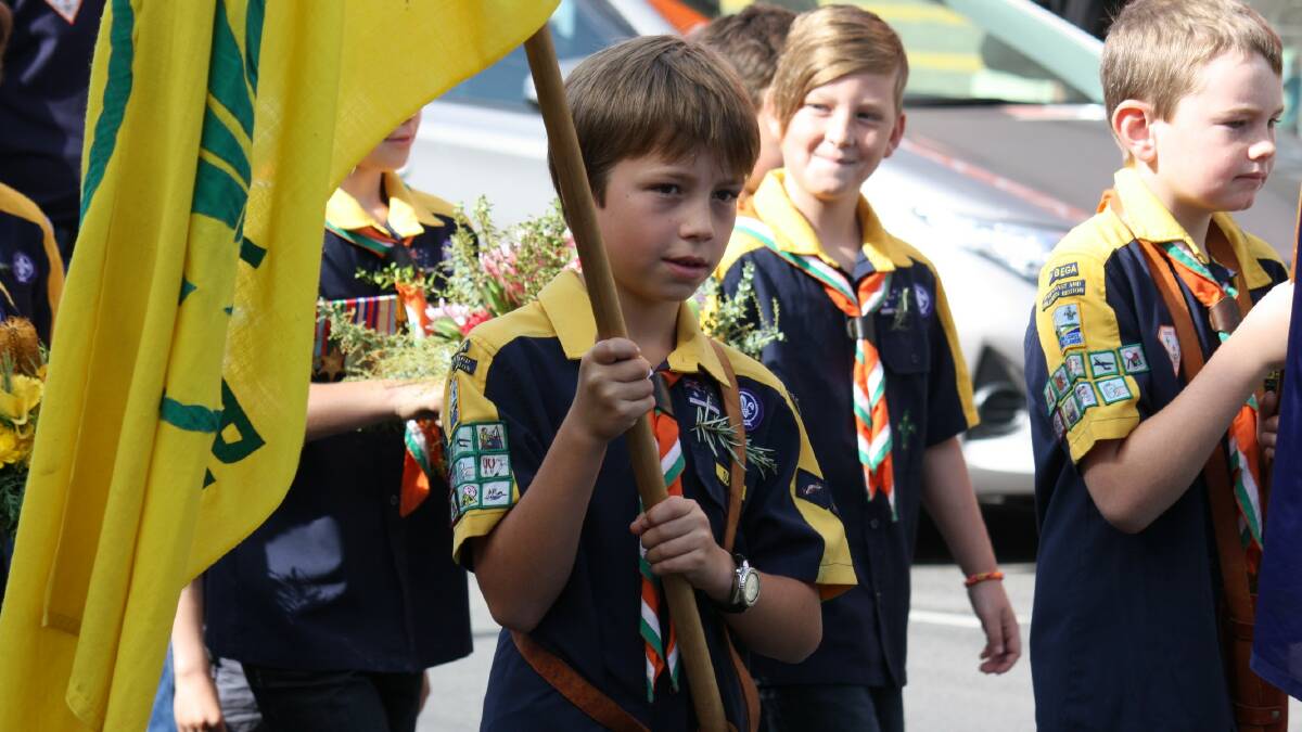 Bega Anzac Day march, service 2014: PHOTOS/VIDEO