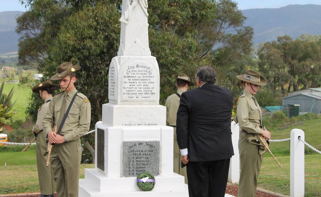 Gary Berman lays a wreath at the Bemboka War Memorial in rememberance of the fallen.