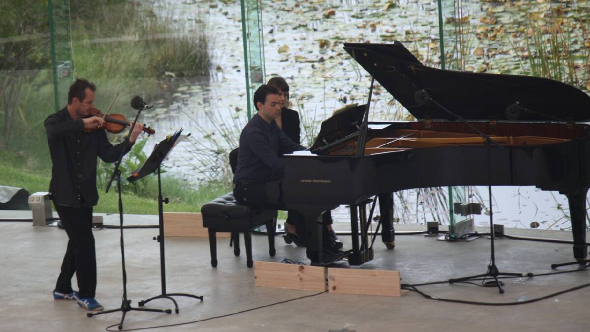  Richard Tognetti on violin and pianist Dejan Lazic at Four Winds Festival 2014. Photos: Ben Smyth