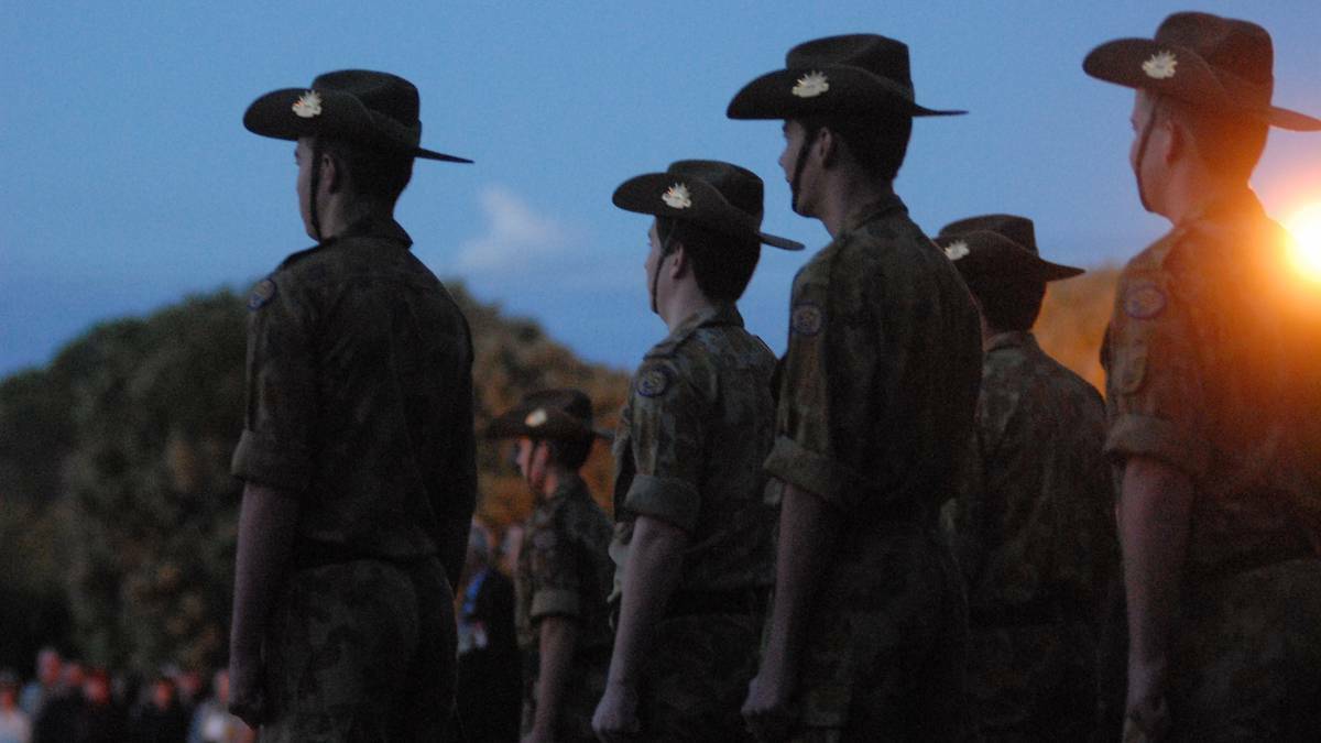 DUBBO: Thousands gather at Victoria Park for the dawn service: Photo: Belinda Soole, The Daily Liberal. 