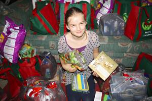 • Lucinda Walker puts together hampers to make sure 10 local disadvantaged families have a happier Christmas.