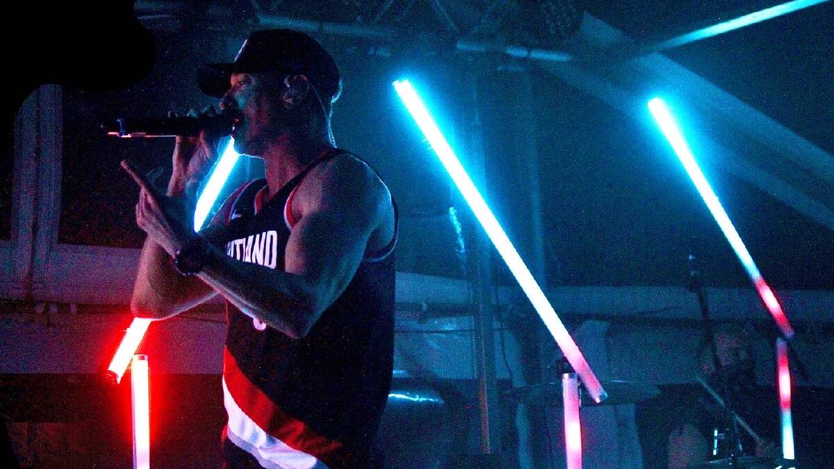 Bliss N Eso perform an electric show at Moruya Waterfront, April 1, 2022. Photo: Amandine Ahrens