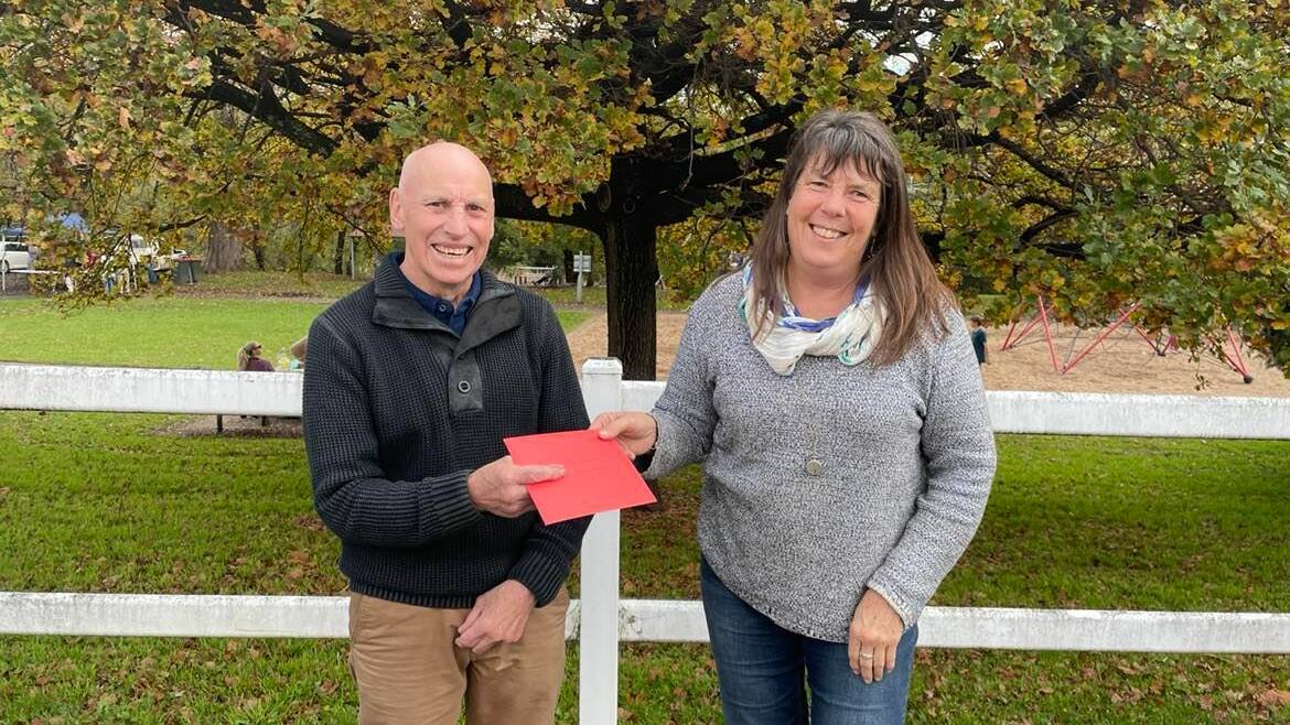 Jenny Garden thanked Eric Anderson for having "always been the anchor of the main street and whole of Candelo, as well as keeping an eye on the kids at the park." 