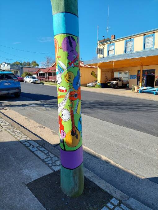 Shirleyanne Myers' finished painted pole. Photo: supplied 