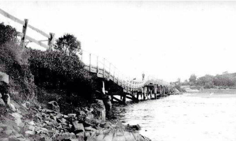 In 1934 bad weather caused the collapse of piers 2 and 3 of Cuttagee Bridge. The piles on the upstream of Cuttagee Bridge were undermined. Source: Cuttagee Bridge Heritage Assessment