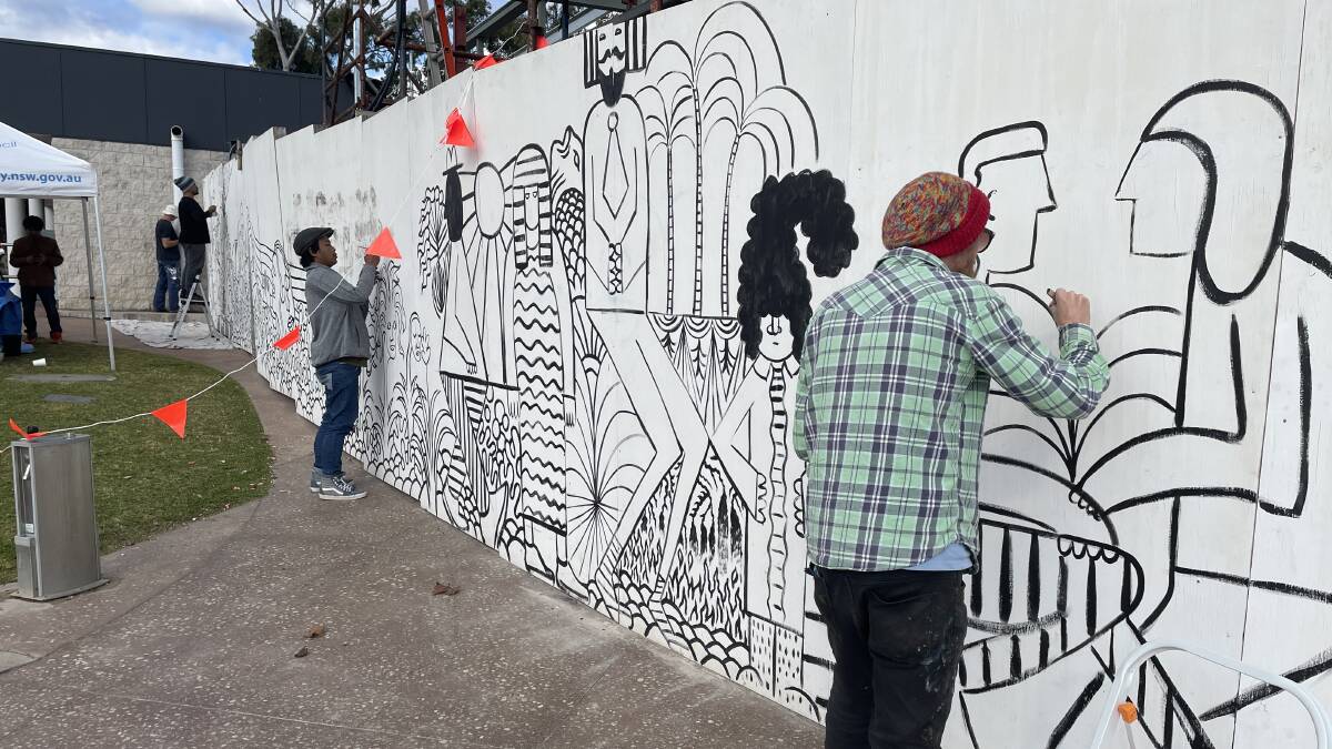 The mural begins to take shape on Friday, August 19, Photo: Ben Smyth