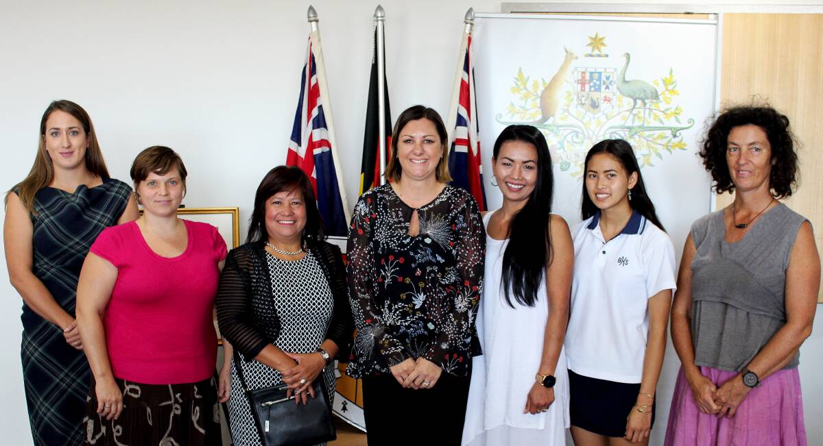 New Australian citizens Chloe Garrs, Shannon Woloshyn, Flordeliza Grealy, Kunya Goddard, Siriwan Namlee and Suzanne Milligan are welcomed by Mayor Kristy McBain.