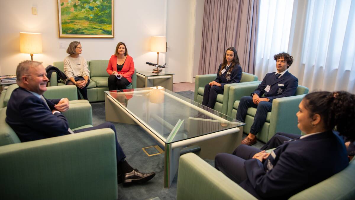 Kristy McBain organised for the students to have a chat with Anthony Albanese during their visit to Parliament House.
