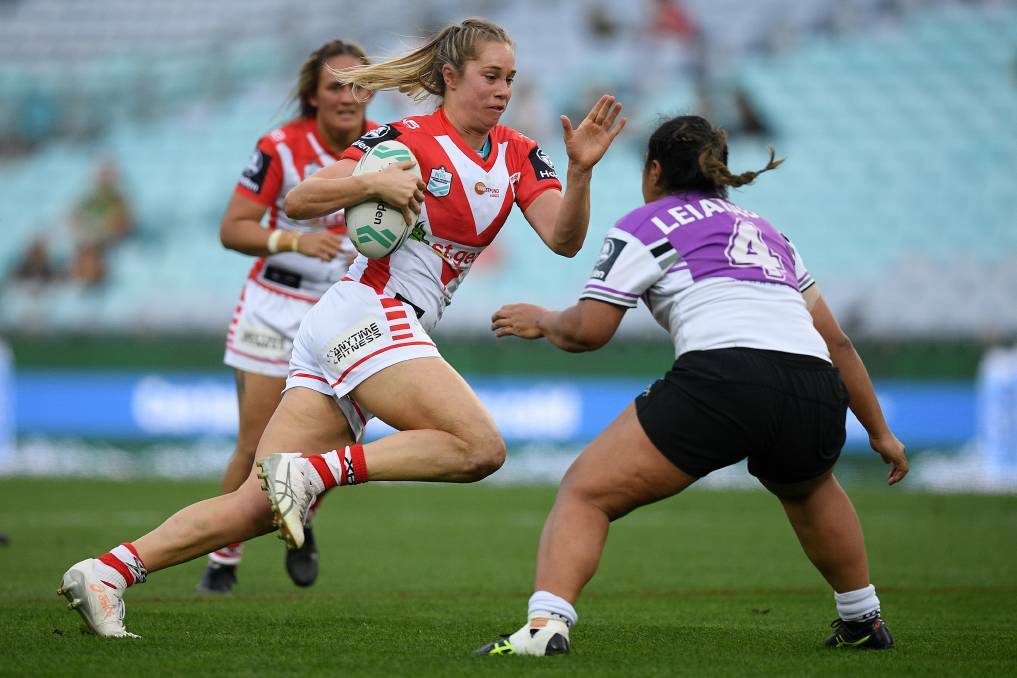 Kezie Apps in action for the St George Illawarra Dragons. Photo: Dan Himbrechts