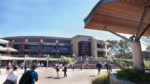 Workers at the University of Wollongong are demanding for support during the coronavirus crisis.