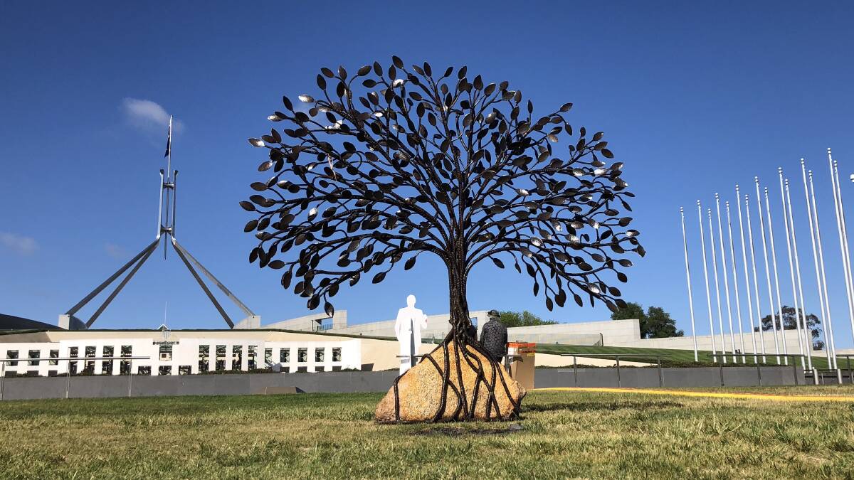 Richard Moffatt creates sculpture for national apology to survivors of abuse