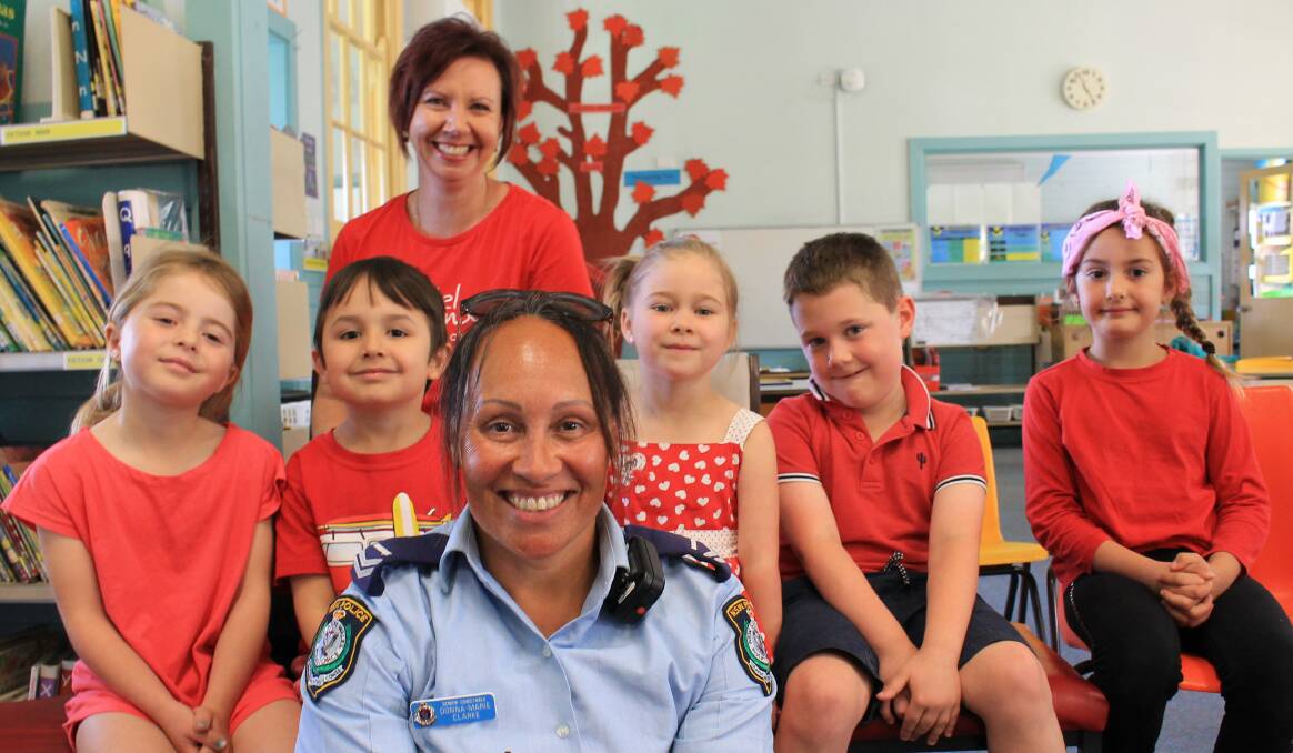 Senior Constable Donna-Marie Clarke and Day For Daniel ambassador Melissa Pouliot talk about ways to stay safe with Wolumla School's Clancey Whyman, Renato Barrios-Jacobs, Amelia Walsh, Zak Rayner and Kaleila Mazzei. 
