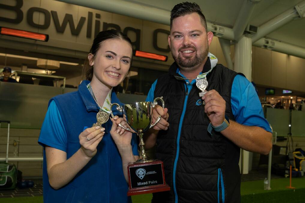 Title honours: The NSW Mixed Pairs winners of the Australian Championship at Club Sapphire are Erin Swatridge and Aaron Wilson. Picture: Bowls Australia. 