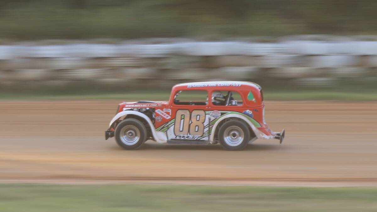 Look out for the Legend cars at Sapphire Speedway on Saturday. 