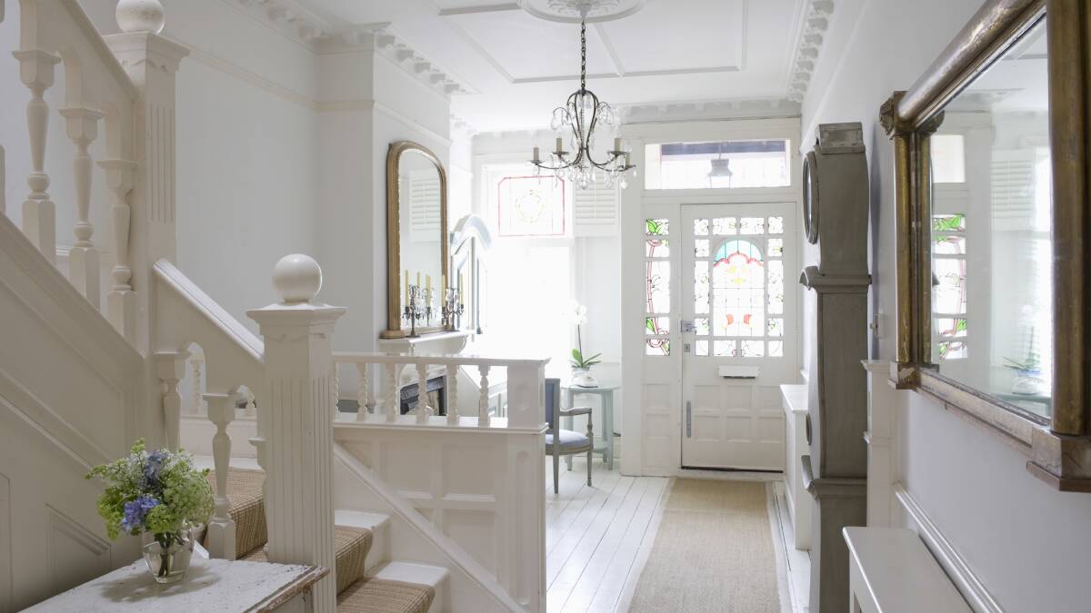 Light and bright: A light and bright hallway is the best welcome you can give to your visitors. Use paint and natural light to brighten up the space. 