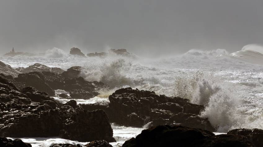 Gale force winds and hazardous surf warnings for Far South Coast