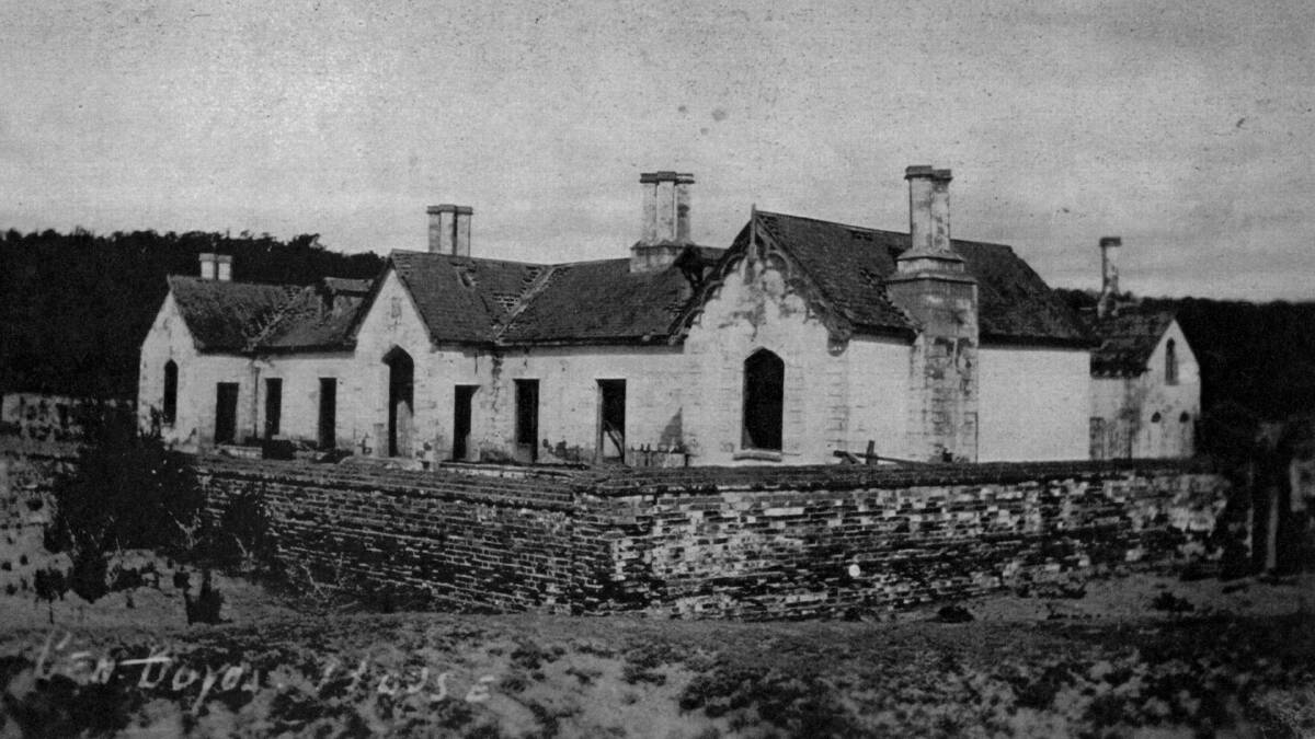 Seahorse Inn unrestored, courtesy of the George Family Collection.
