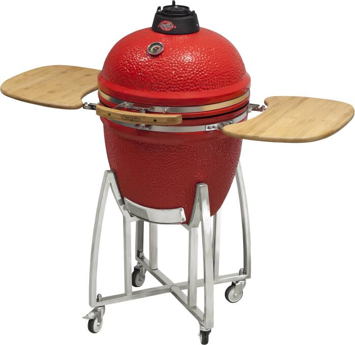 The Char-Griller Kamado is made from heavy ceramic material so it retains heat for longer, resulting in moist cuts for meat full of smoky flavour.