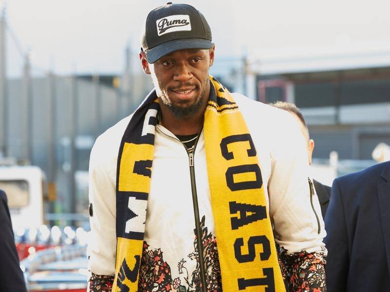 Usain Bolt drew a crowd at Sydney airport when he arrived in Australia for his A-League trial.