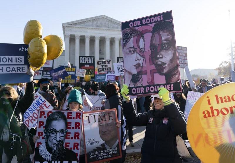 Supporters of both sides in the abortion debate protest in front of the US Supreme Court.