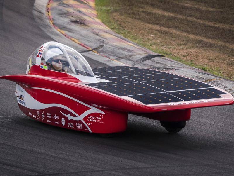 Solar team Twente is leading the annual 3000 km Solar Challenge from Darwin to Adelaide.