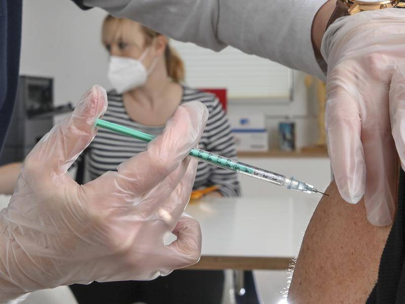 Young women are less willing to receive the COVID-19 vaccine as soon as possible, research shows.