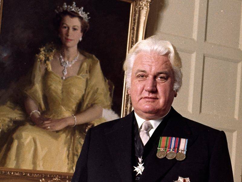 Letters between Sir John Kerr and the Queen during the 1975 Labor dismissal have been released.