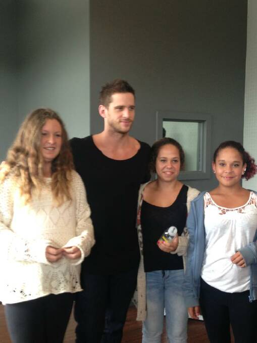 Home and Away star Dan Ewing, meets his fans during a visit to the Far South Coast on the weekend. Photos courtesy of Tegan Jade, Megabeetz Entertainment.