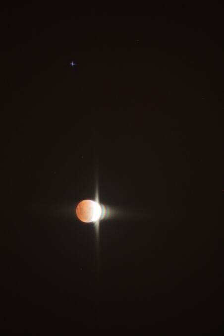 Total lunar eclipse as seen from Bega. Photo Ben Smyth.
