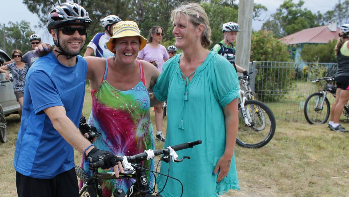 Melbourne’s Andrew Lombardo receives some pre-ride support from Emma (centre) and Fran Pusmucans.