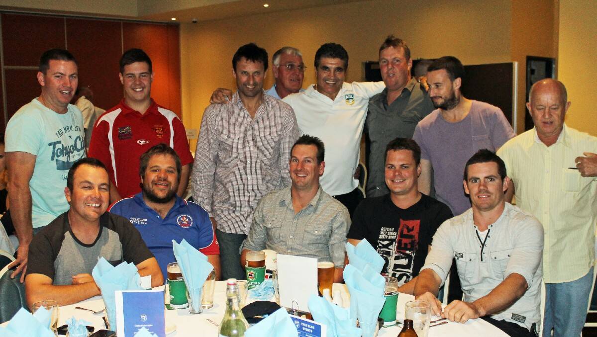Bega Roosters players, supporters and members with NRL greats Laurie Daley and Mario Fenech (back, from left) Norm Griffen, Jordan Spurling, Laurie Daley, Brad Bobbin, Mario Fenech, Dave Armstrong, Ryan O’Loghlin, Peter Turner, (front) Dax Kelly, Jason Heffernan, Michael Edmunds, Dayne Burton and Grant Jessop.